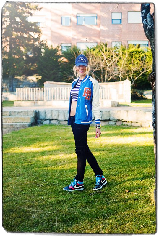 Chaqueta beisbolera+bambas basket+gorrita