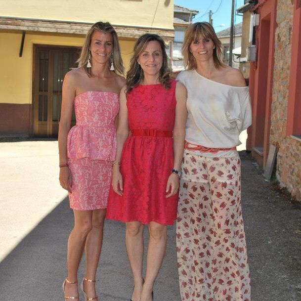 las tres