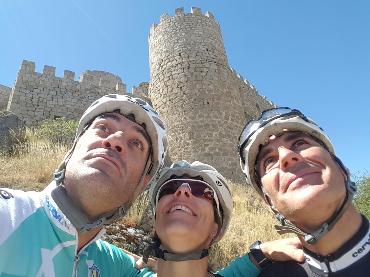 César, Alberto y Eva